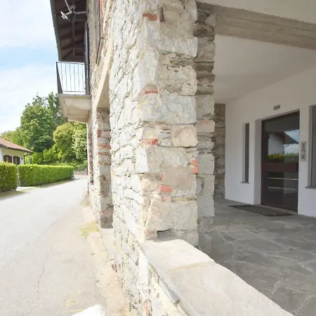Spacious Lakeside In Piedmont, Italy Appartement *